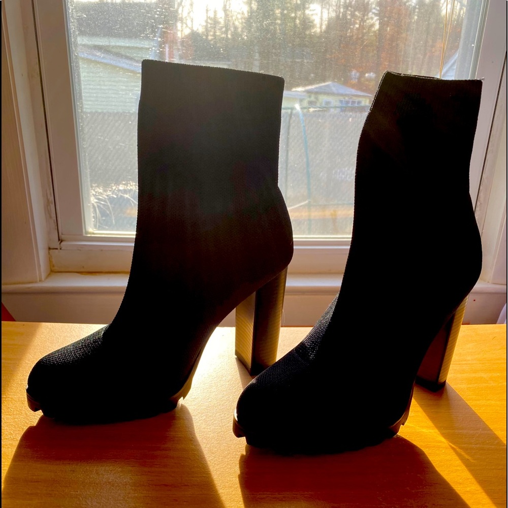 Slip on heeled booties